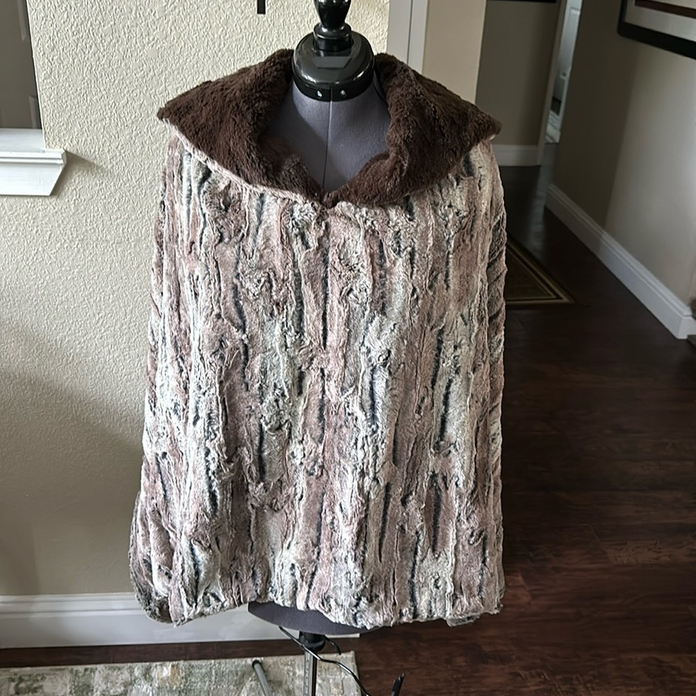 NWOT  Mission Mountain Minky Pancho.    med